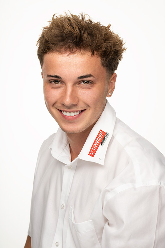 Portrait von Schweizer Reinigung Teamleiter Garten: Andrin Schweizer